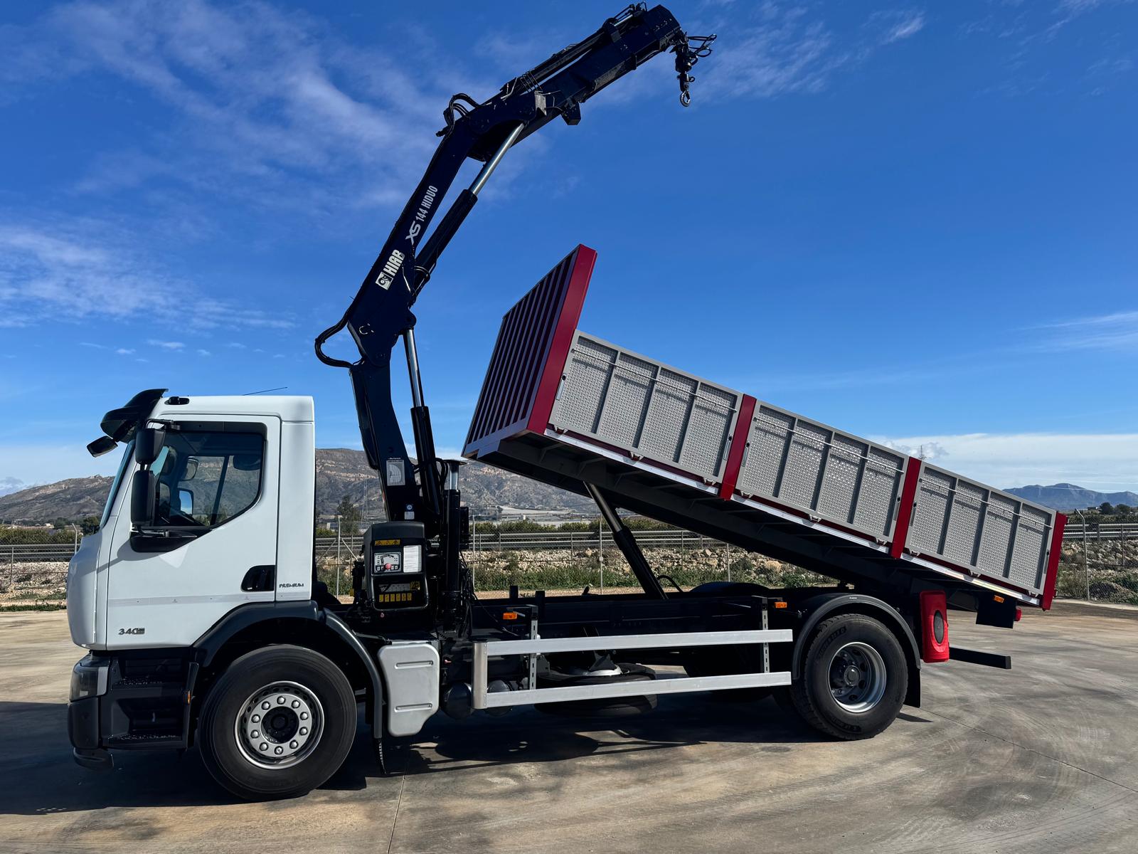 GRUA HIAB 144 BS-3HIDUO Y CAJA BASCULANTE