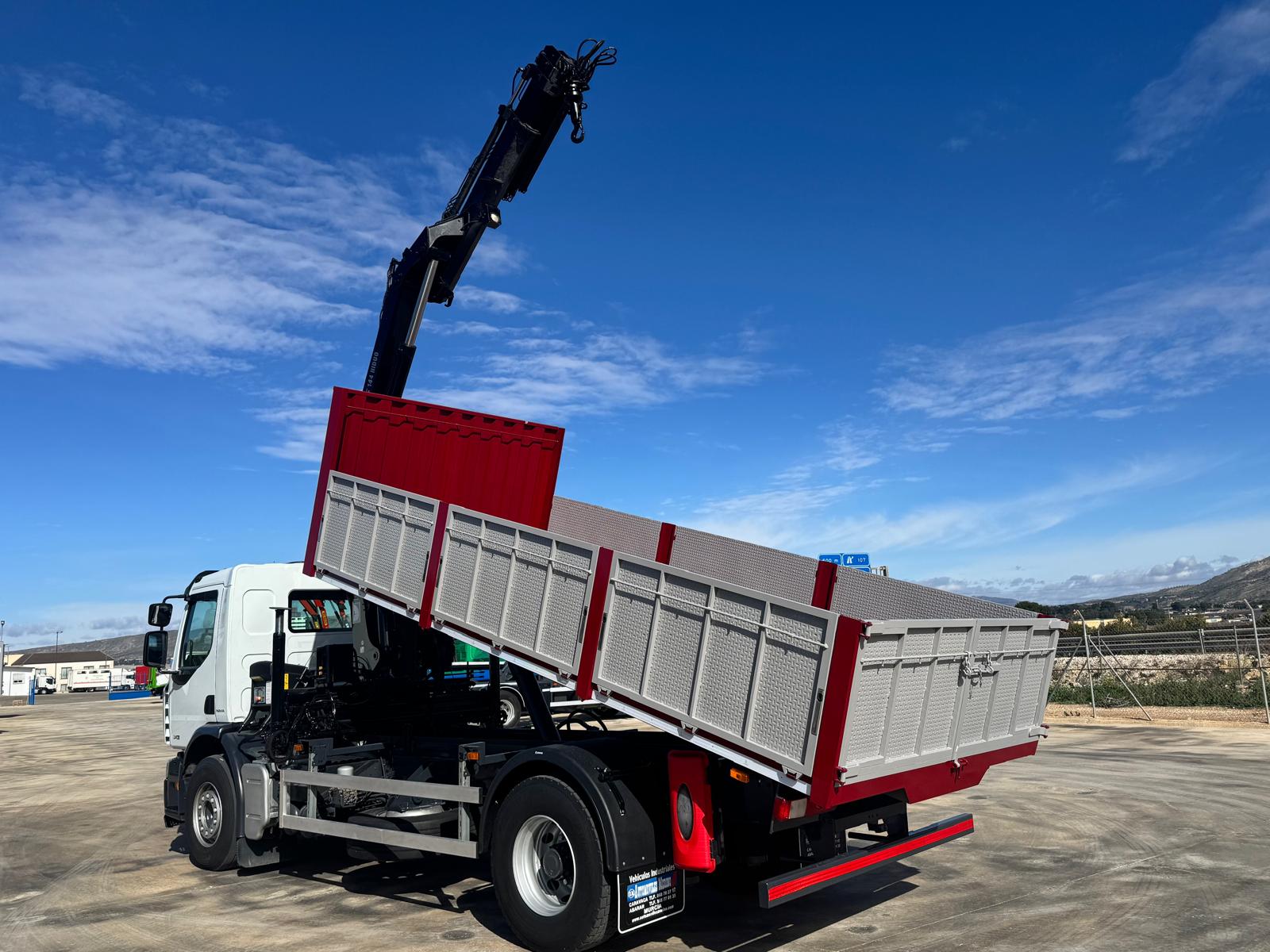 GRUA HIAB 144 BS-3HIDUO Y CAJA BASCULANTE