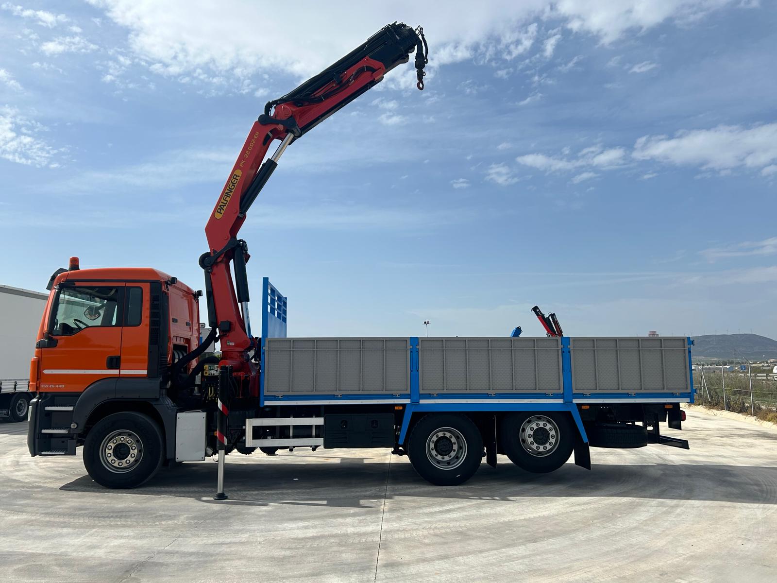 GRUA PALFINGER PK 22002 EH Y CAJA FIJA 6 METROS