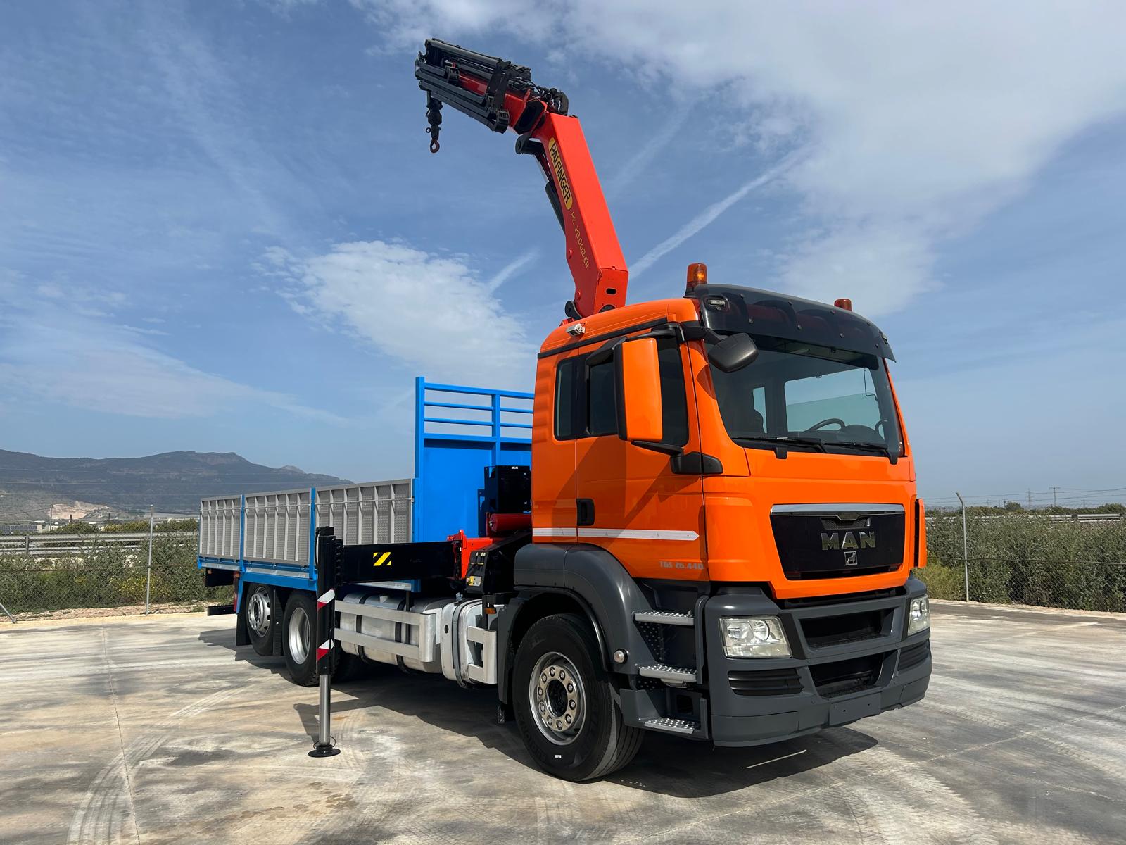 GRUA PALFINGER PK 22002 EH Y CAJA FIJA 6 METROS