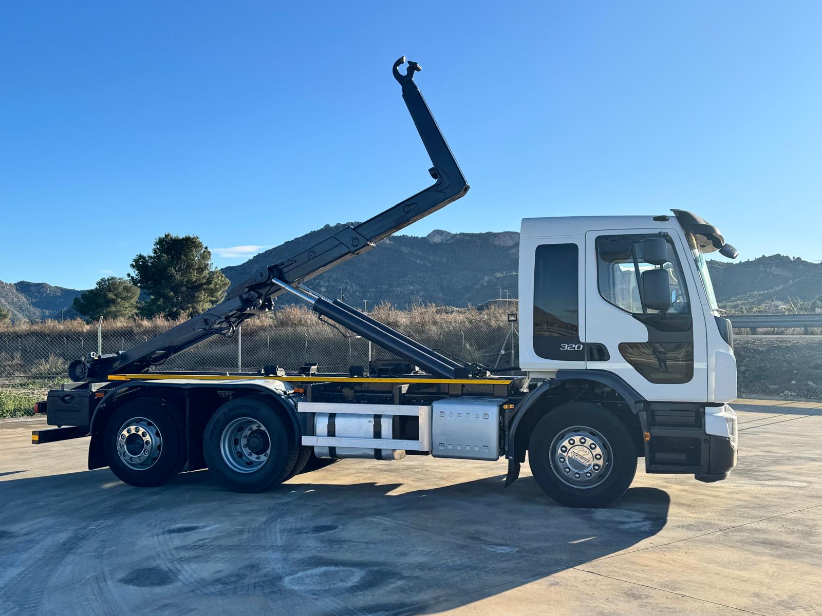 PORTACONTENEDORES MULTILIFT DE 21 TN