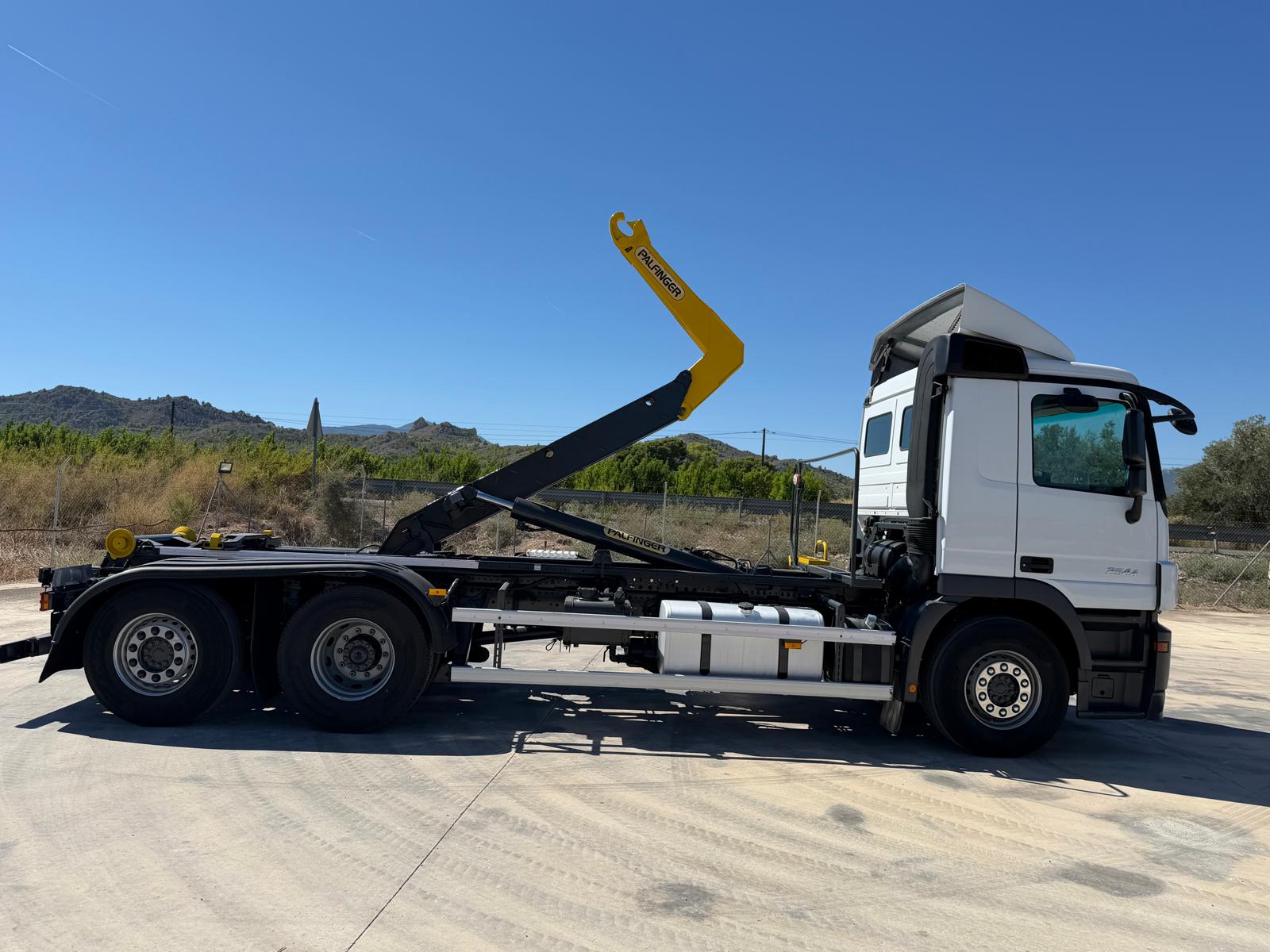 PORTACONTENEDORES PALFINGER DE 21 TN